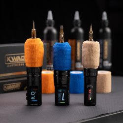 Magic Tattoo Grip Covers. Cold Steel selvkl�bende elastikbind 5 cm bred. (2 farver)