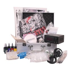 Topst med 3 maskiner/strmforsyning. Stor  indhold bla. Tatto tegning &amp; Lre DVD.